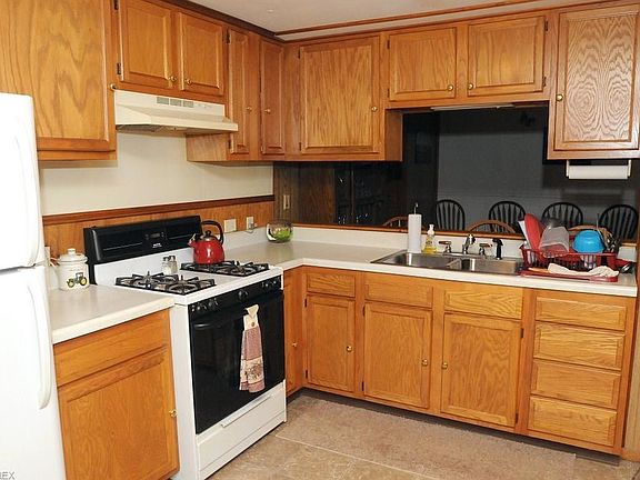 3rd image of 6540 Scotts Ln