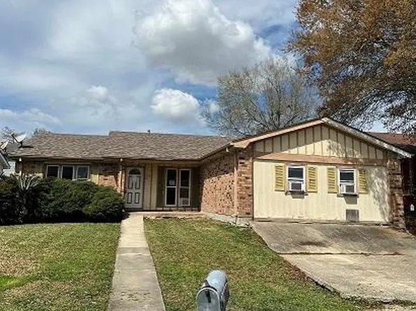 3744 Red Cedar Ln, Harvey, LA 70058