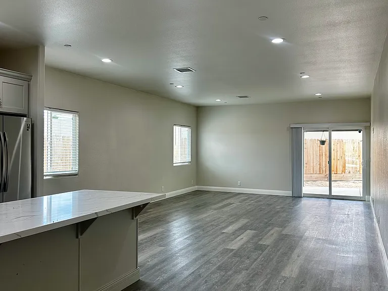 846 N Harriet St — Photo 4