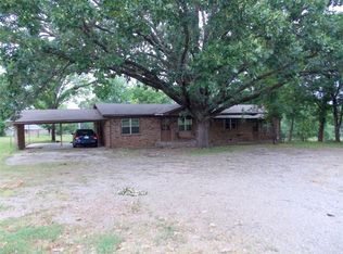 210 Country Club Rd, Poteau, OK 74953