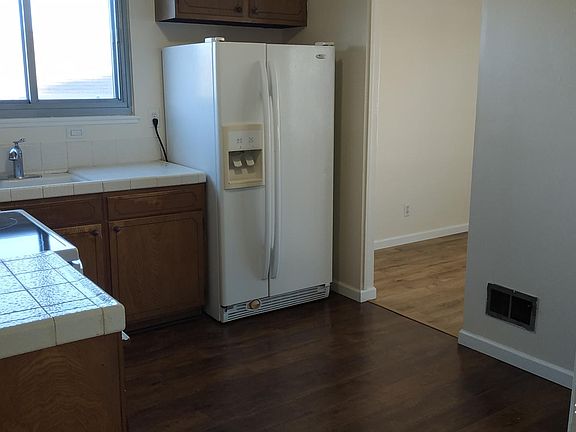 4th image of 64 Shipley Ave