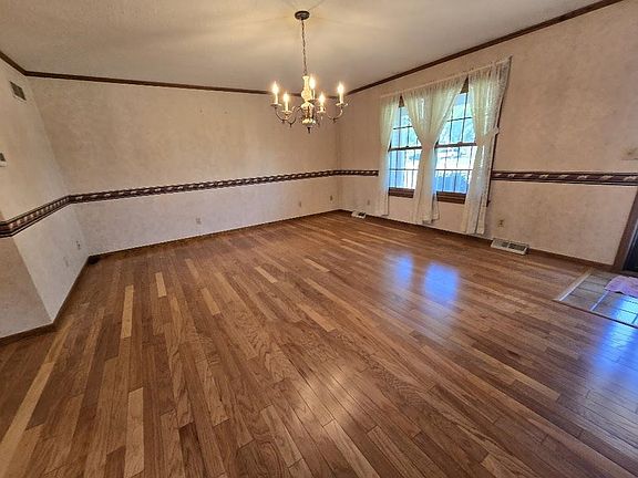 4th image of 1338 Grand St