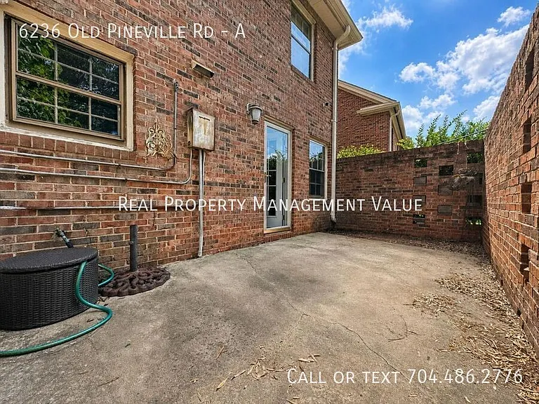 6236 Old Pineville Rd #A — Photo 21