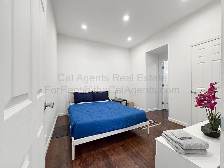 1532 32nd St #1532 — Photo 8