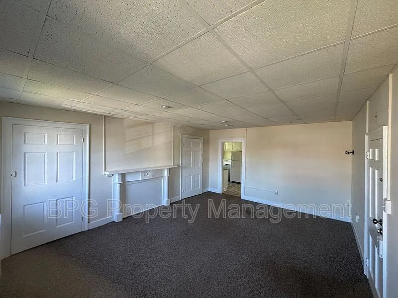 1 bed, 1.0 bath, $1,099 — Photo 2