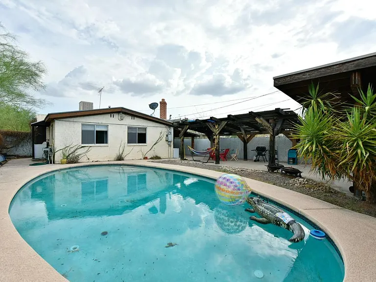 1521 E Mabel St #A — Photo 1