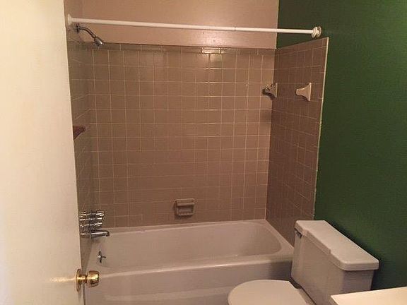 5th image of 528 Greenlawn St
