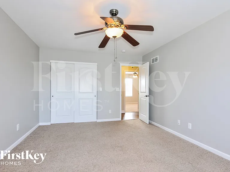 124 Intrepid Ave — Photo 8