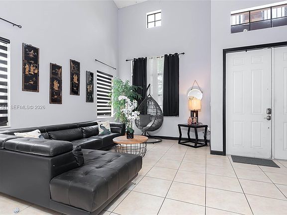 5th image of 685 SE 37th Pl