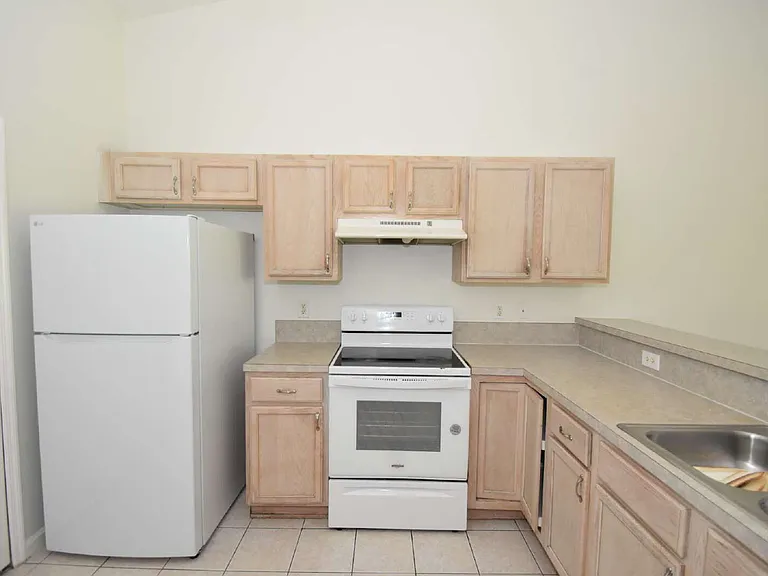 30 Eton Ln #B — Photo 9