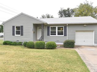 102 W 5th St, Owasso, OK 74055