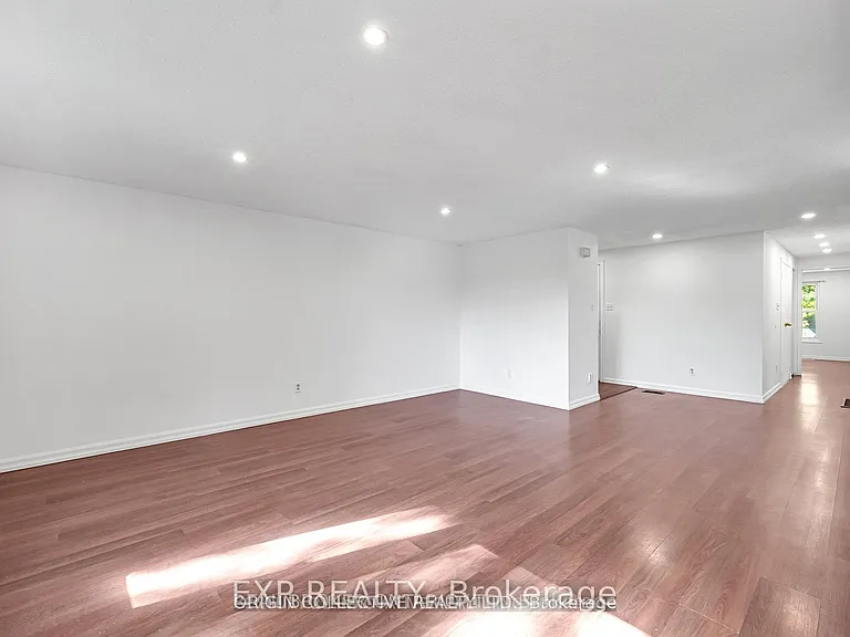 63 Wheatfield Cres — Photo 6