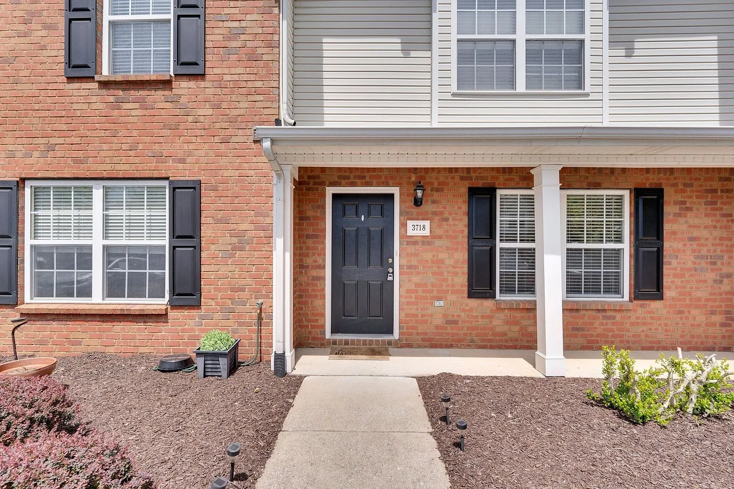 2 bed, 2.5 bath, 1260 sqft, $1,500 — Photo 4