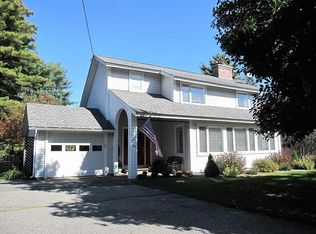 69 Oakland St, Greenfield, MA 01301