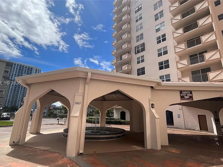 1865 S Ocean Dr #4F — Photo 1