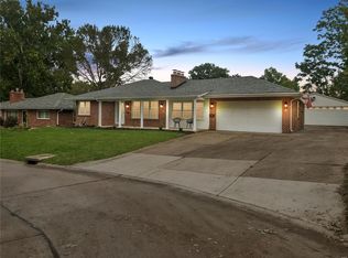 1202 Santa Fe Dr, Saint Louis, MO 63119