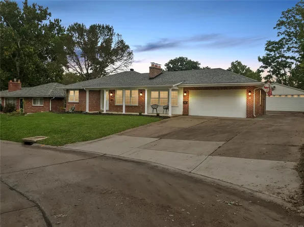 1202 Santa Fe Dr, Saint Louis, MO 63119