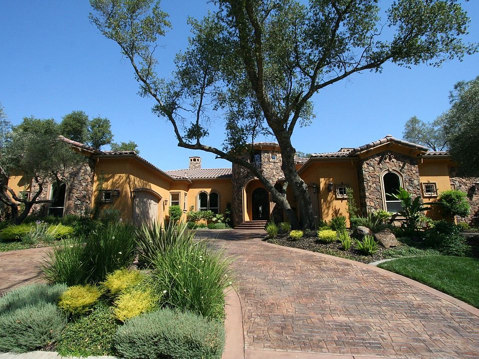 1st image of 3621 Brittany Way