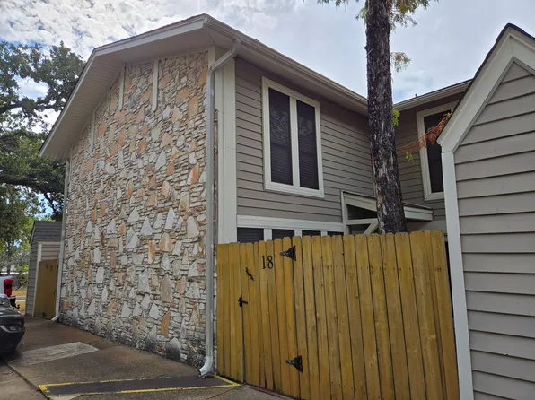 2101 Barak Ln APT 18, Bryan, TX 77802