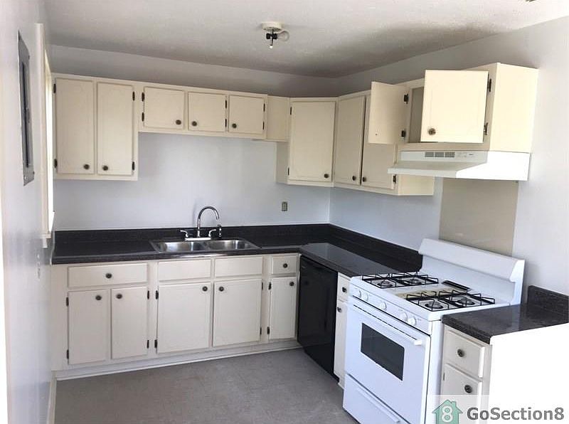 2nd image of 1106 W Gimon Cir