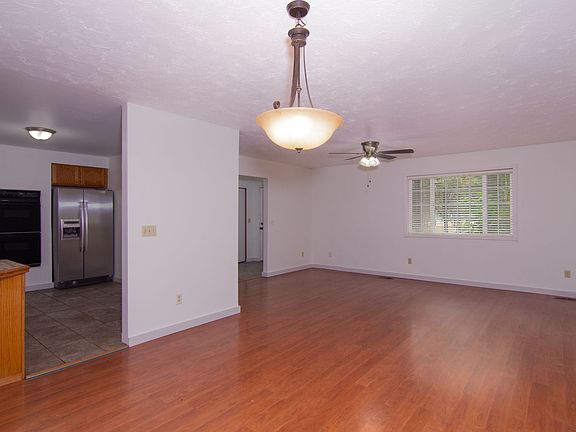 4th image of 1011 N Fairchild Dr