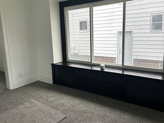 5th image of 137 E Emerling Ave