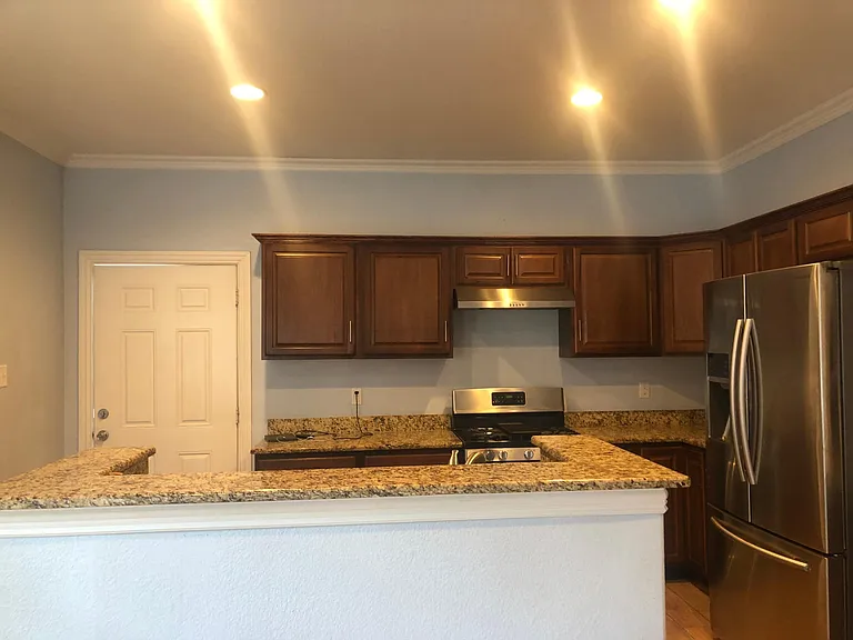 1427 S Denley Dr — Photo 10