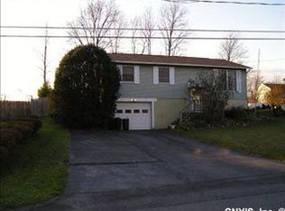 96 Woodgate Rd, Chittenango, NY 13037