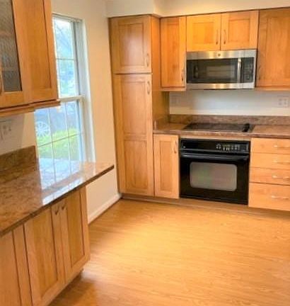 Kitchen Eat-in Counter