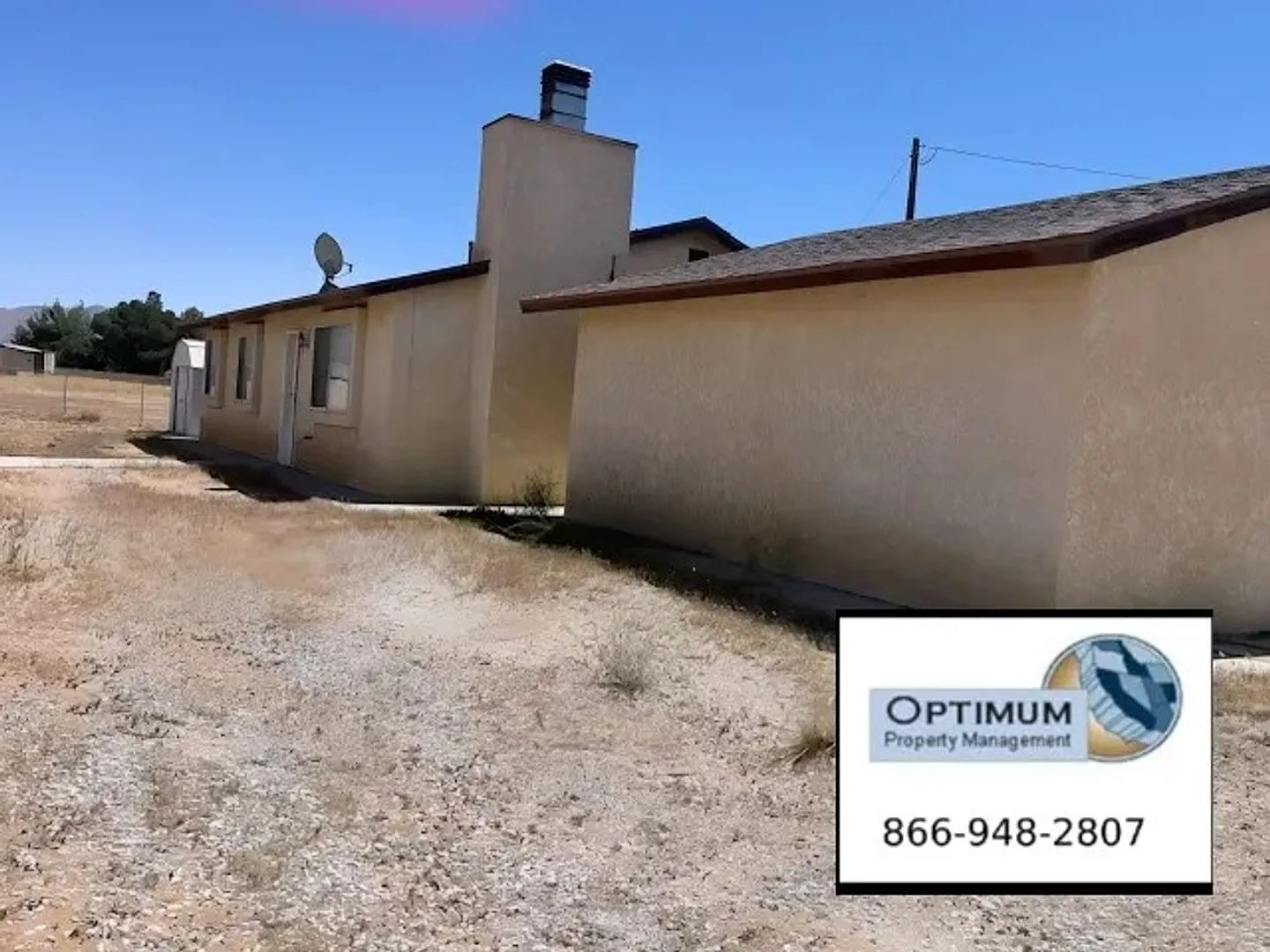 Charming 3-Bedroom, 2-Bath Back House with Private Drive & Garage Apple Valley, CA — Photo 2