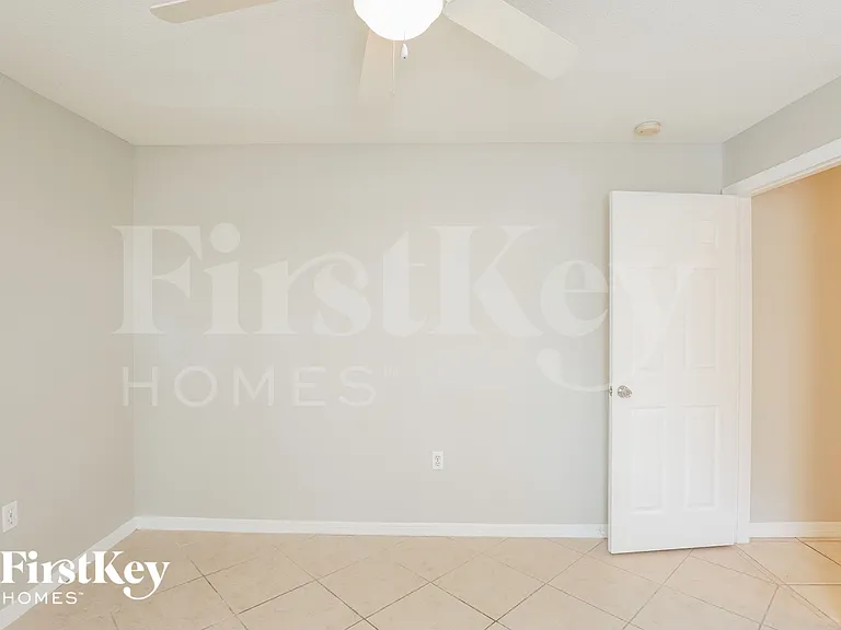 729 Pincon Ln — Photo 8