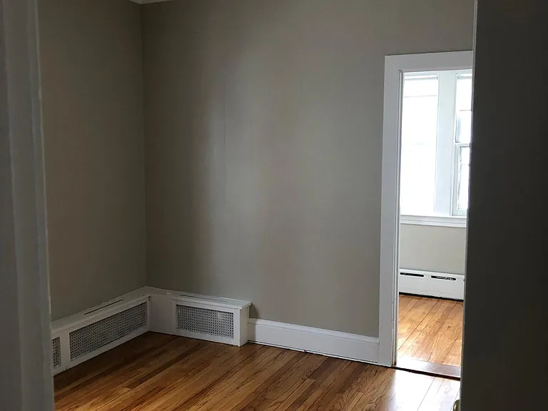 124 Dover Rd — Photo 8