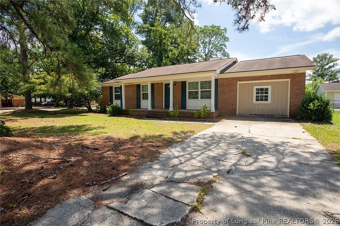 4 bed, 2.0 bath, 1492 sqft, $1,800 — Photo 2