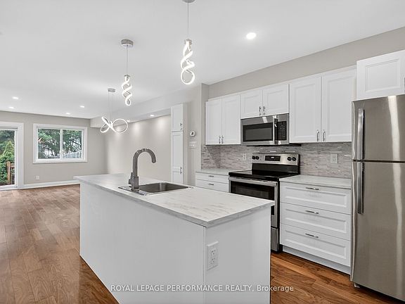 4th image of 34 Dignard St