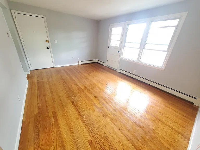 155 N Midler Ave #2F — Photo 3