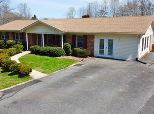 226 Tonawanda Lake Rd, Spout Spring, VA 24593