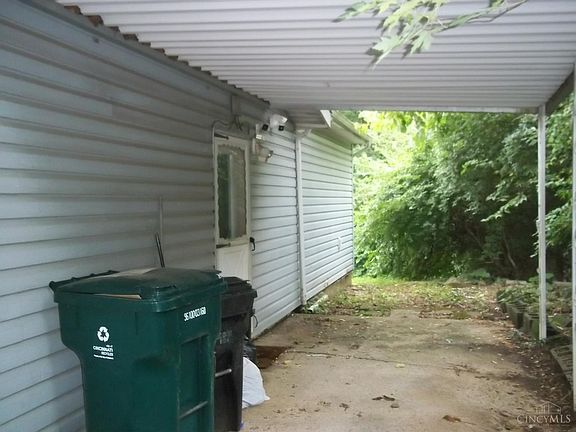 2nd image of 1846 1st Ave