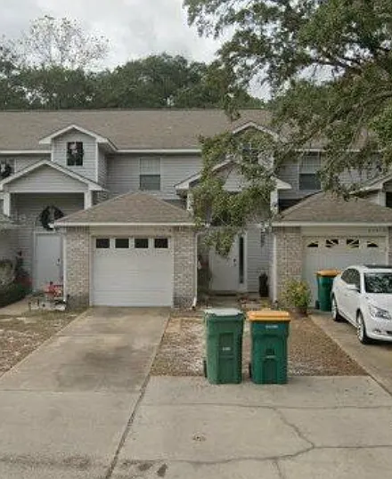 2 bed, 2.5 bath, 1228 sqft, $1,975 — Photo 2