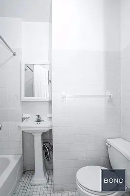 Rented by Bond New York | media 4