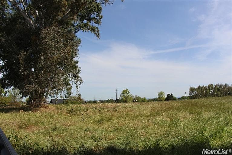 2nd image of Rising Rd