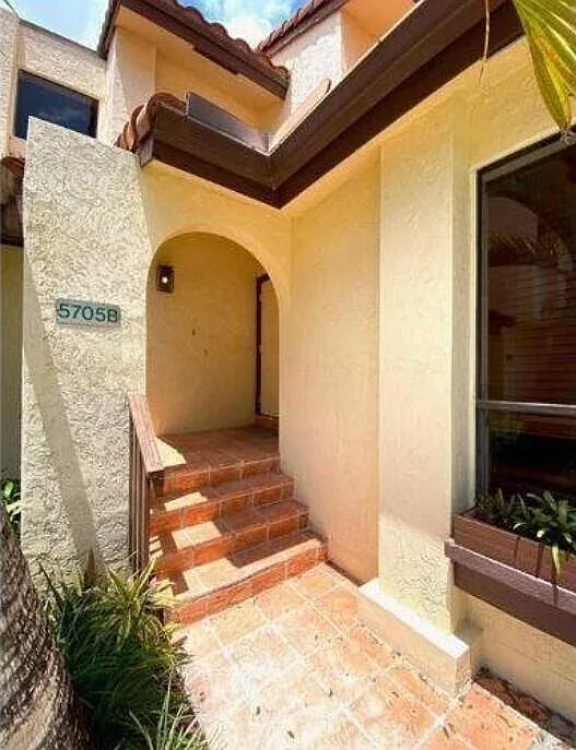 2 bed, 2.5 bath, 1452 sqft, $2,900 — Photo 2