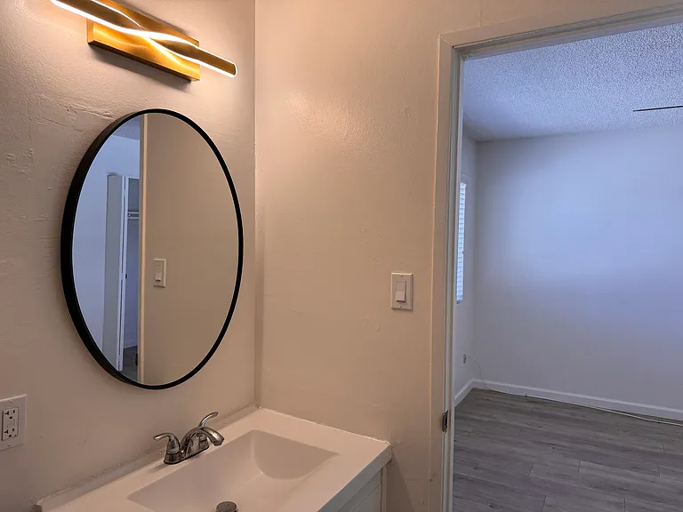 1029 Norwalk St #2H — Photo 4