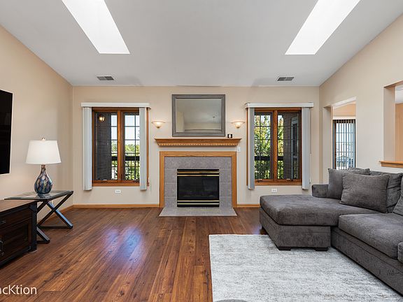5th image of 6749 S Pointe Dr Unit 3B