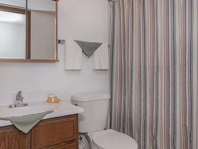 2415 Jebens Ave — Photo 13