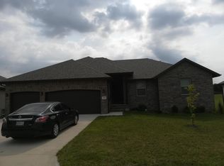1662 N Eagle Valley Ln, Nixa, MO 65714