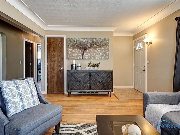 4th image of 808 Linda Dr