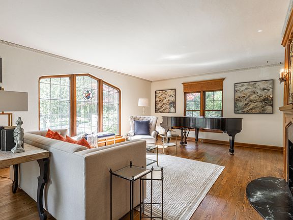 4th image of 4776 N Cumberland Blvd