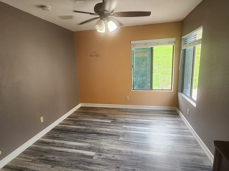 1068 Fairhill Ter — Photo 12