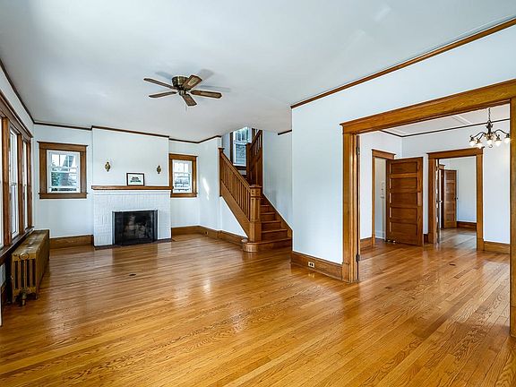 5th image of 271 E Grattan St