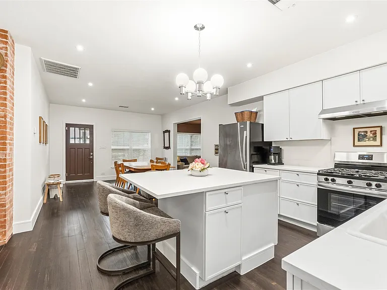 603 Crockett St — Photo 14